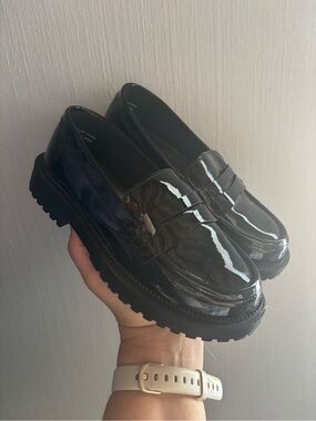 Girls old navy chunky loafers